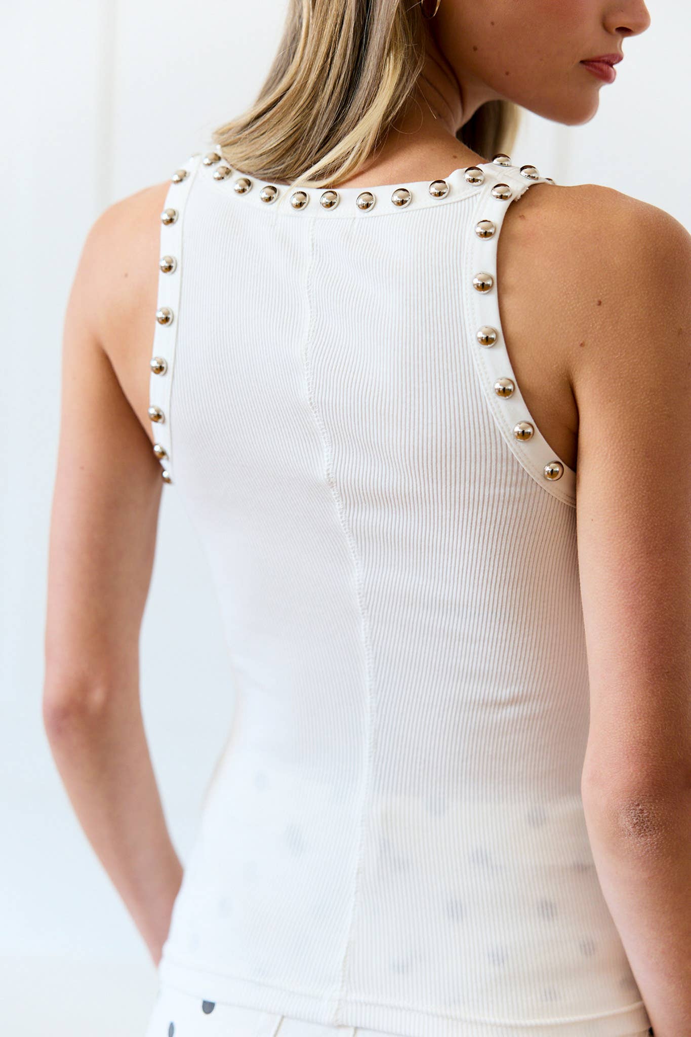 Zuri Stud Detailed Tank