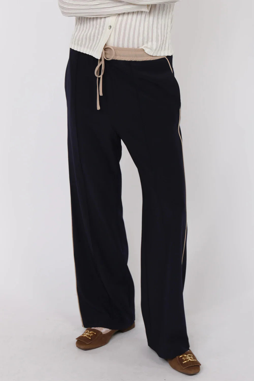 On Film Vintage Contrast Piping Drawstring Pant