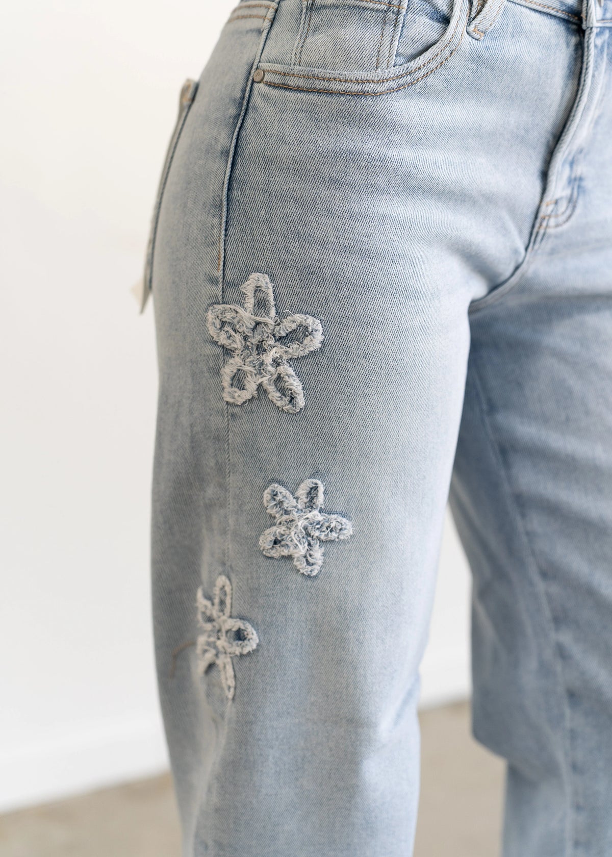 Katie Flower Patch Barrel Jeans
