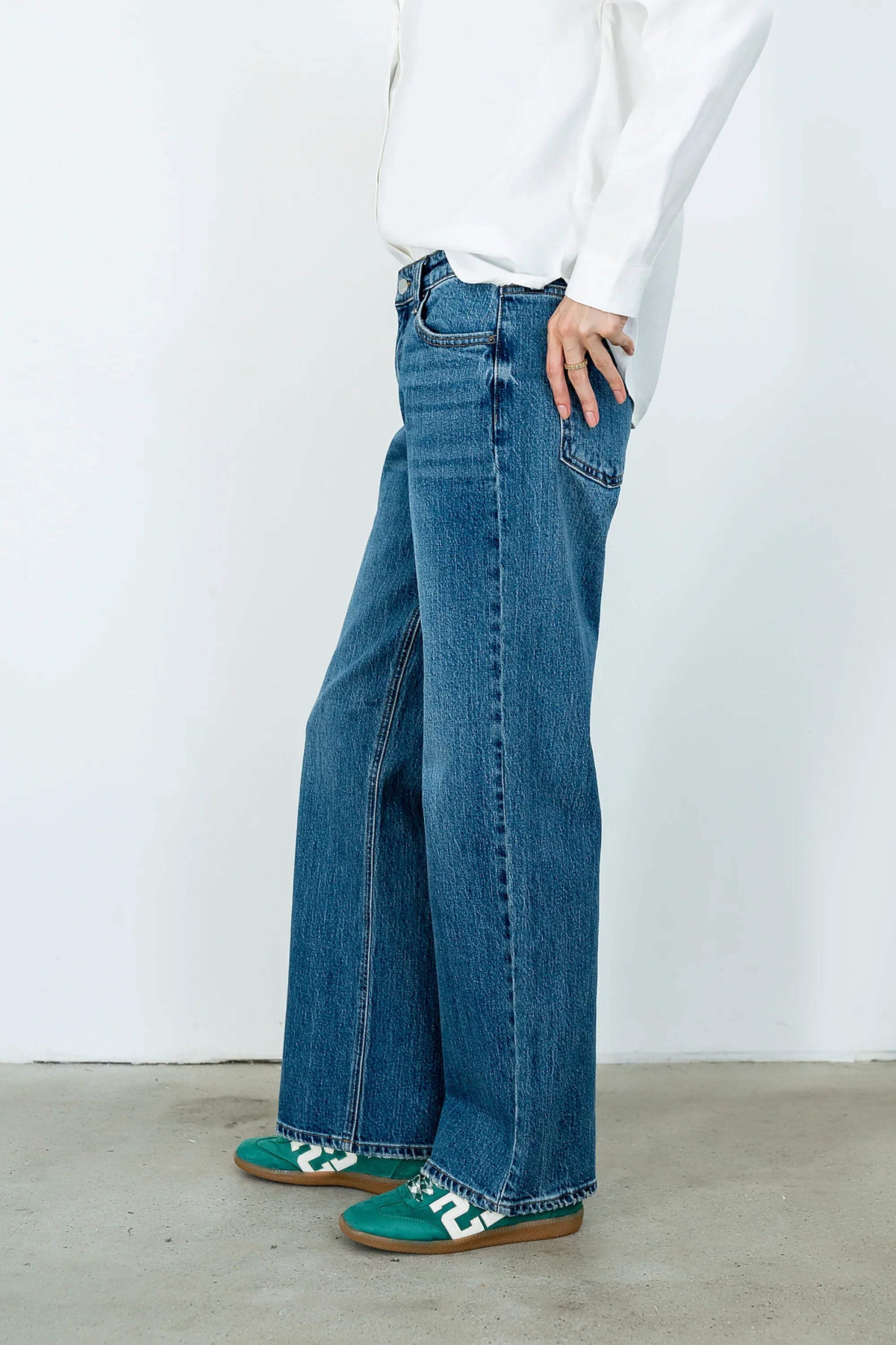 Marshall Straight Leg Jeans in Dark Wash