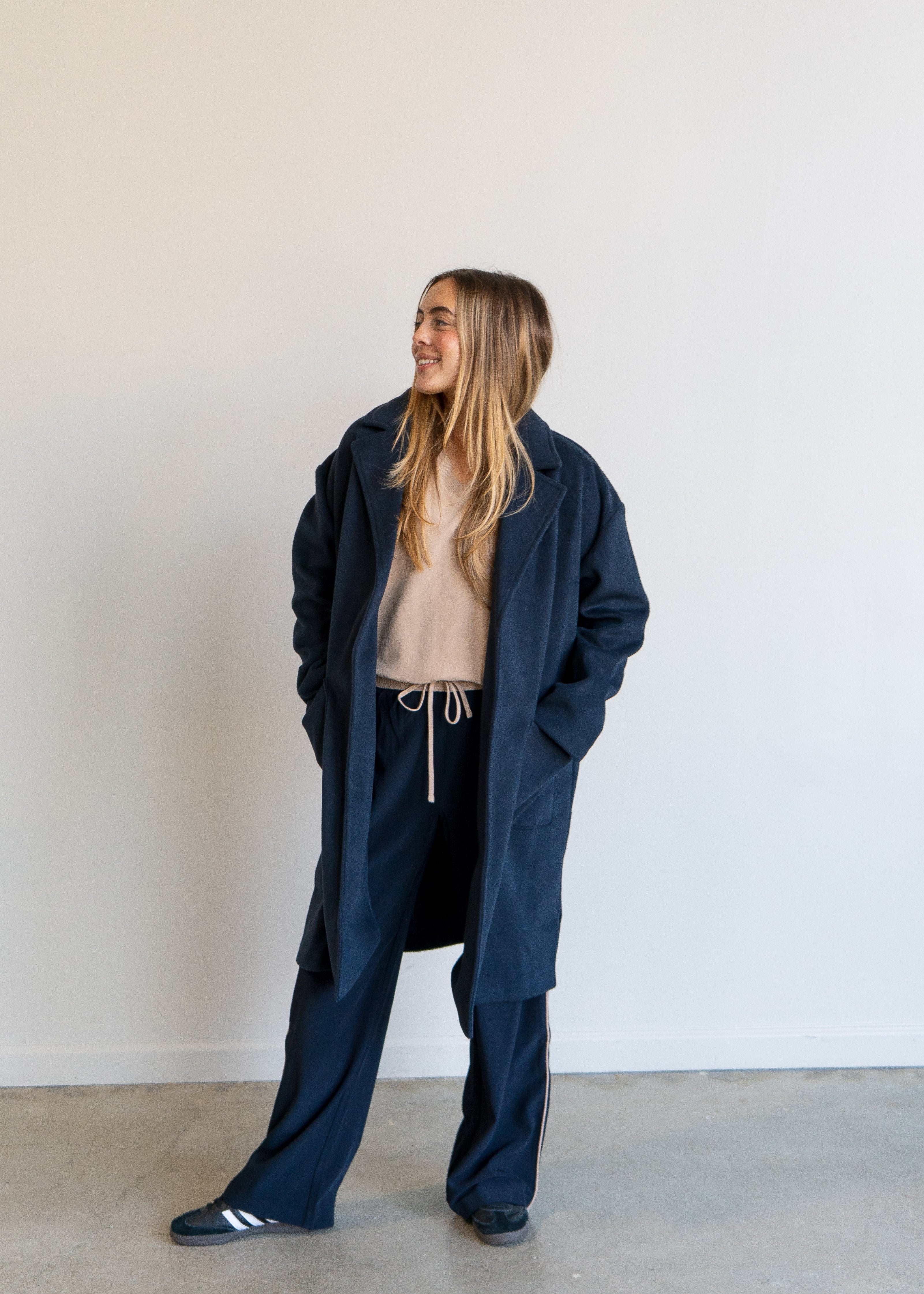 On Film Vintage Contrast Piping Drawstring Pant