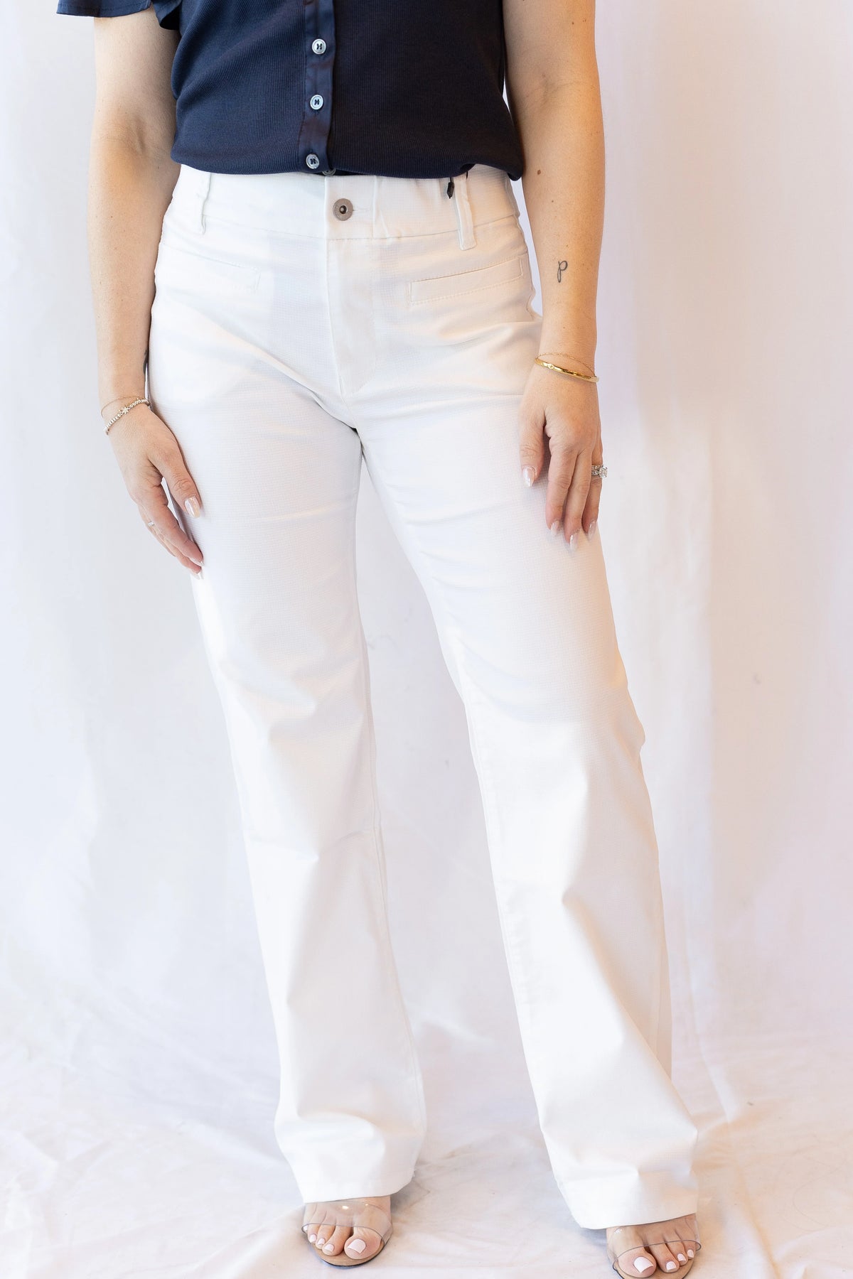 Bevy Flog Tami White