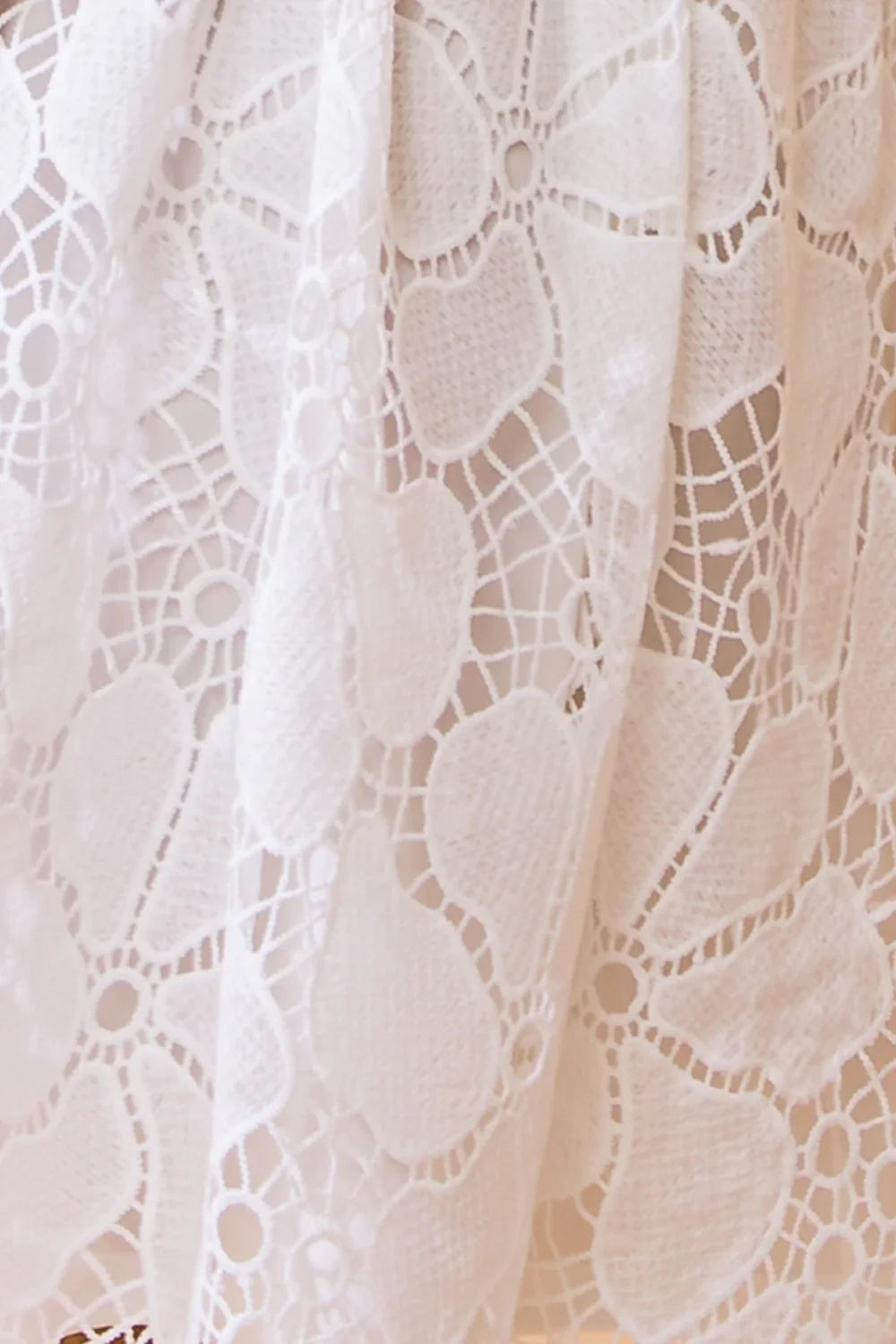 WHITE STRAPLESS FLORAL LACE MINI DRESS